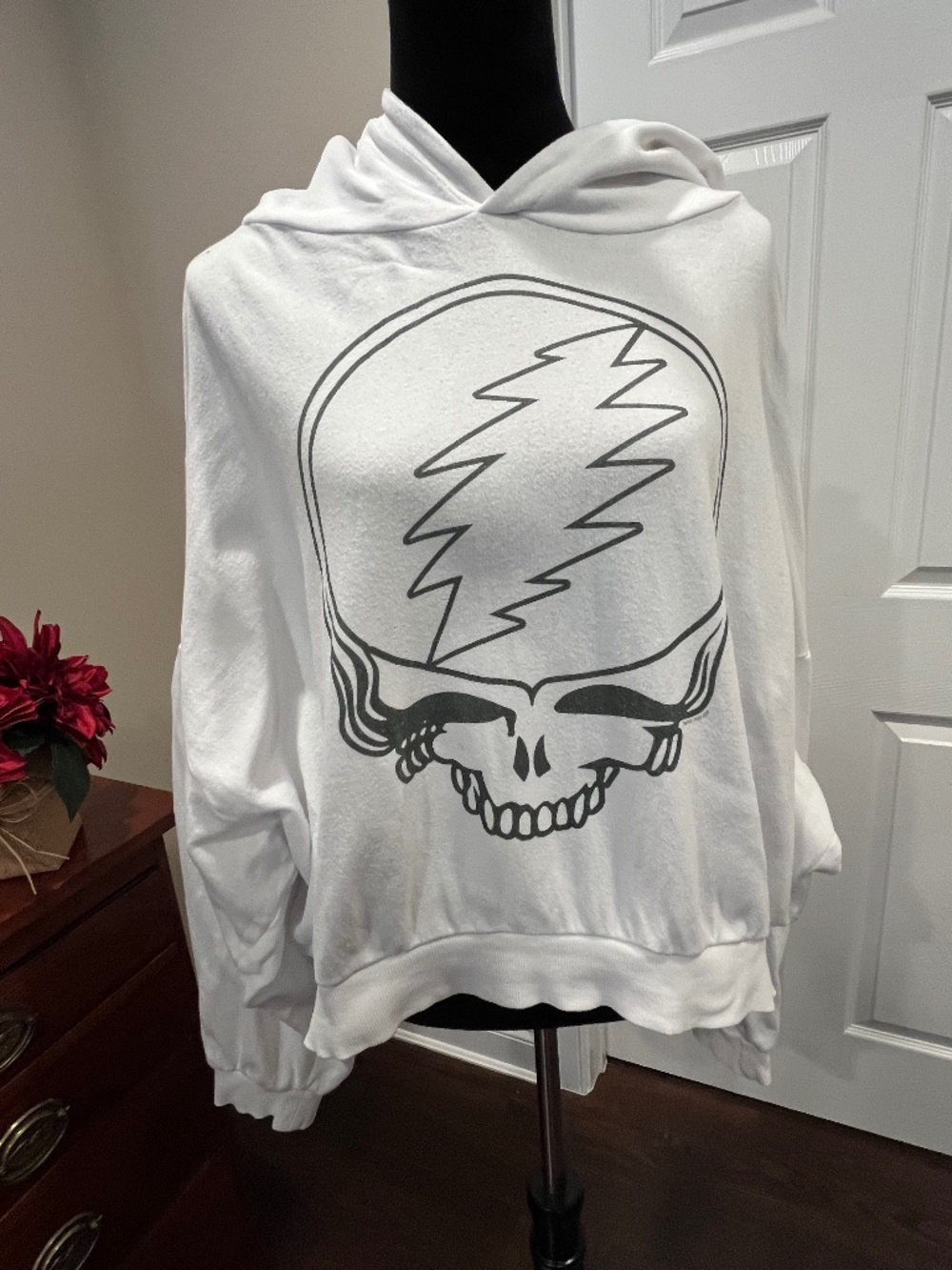Chaser Oversized White Grateful Dead Hooded Cropped Sweatshirt M